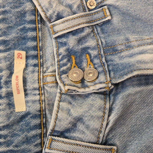 Levia Superlow Wide Leg Jeans - Picture 3 of 7